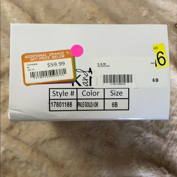 K&M Gold sparkle 3โ Heels, Size 6B, Like New ๐๐ - Picture 9 of 10
